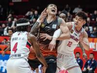 开云体育直播-包含篮网后卫再度膝伤，球队战力再度降低的词条