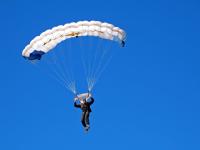 开云下载-从诺坎普到科纳克里，皮克攻防转换艺术如何打穿几内亚足球思维