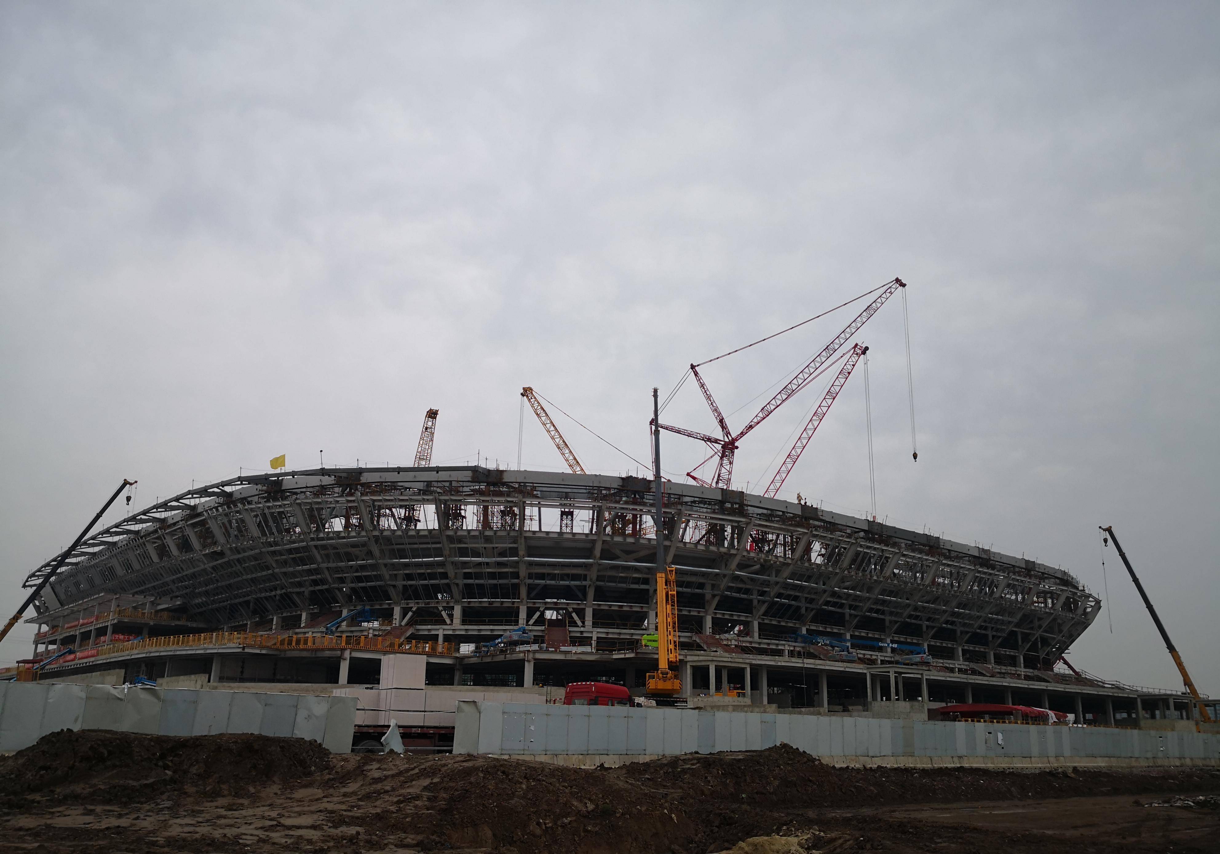 上港逆转深圳，主场获胜，继续前进争冠的简单介绍