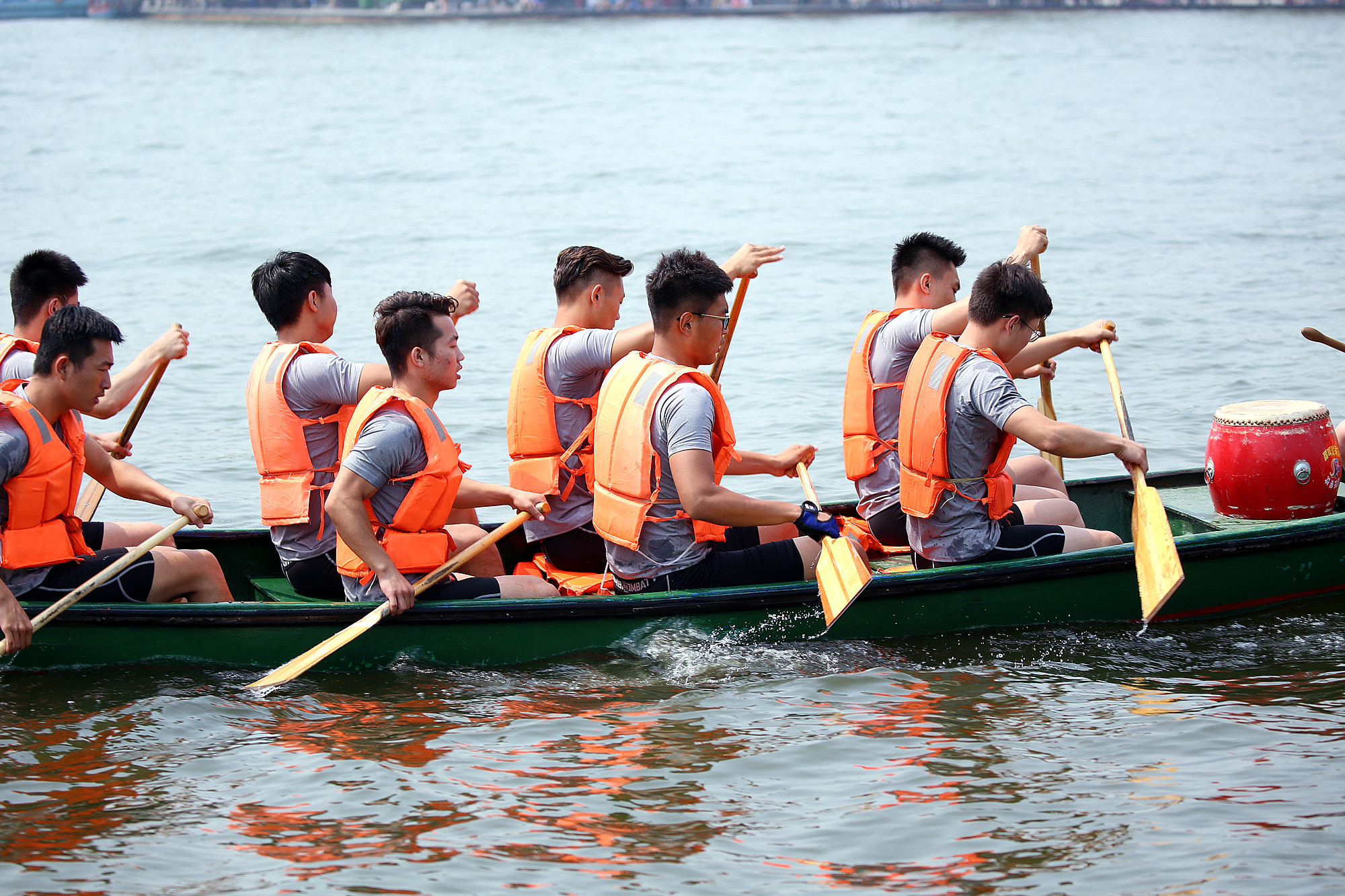 泰国队险胜法国队，黄鸭组合点燃赛场的简单介绍