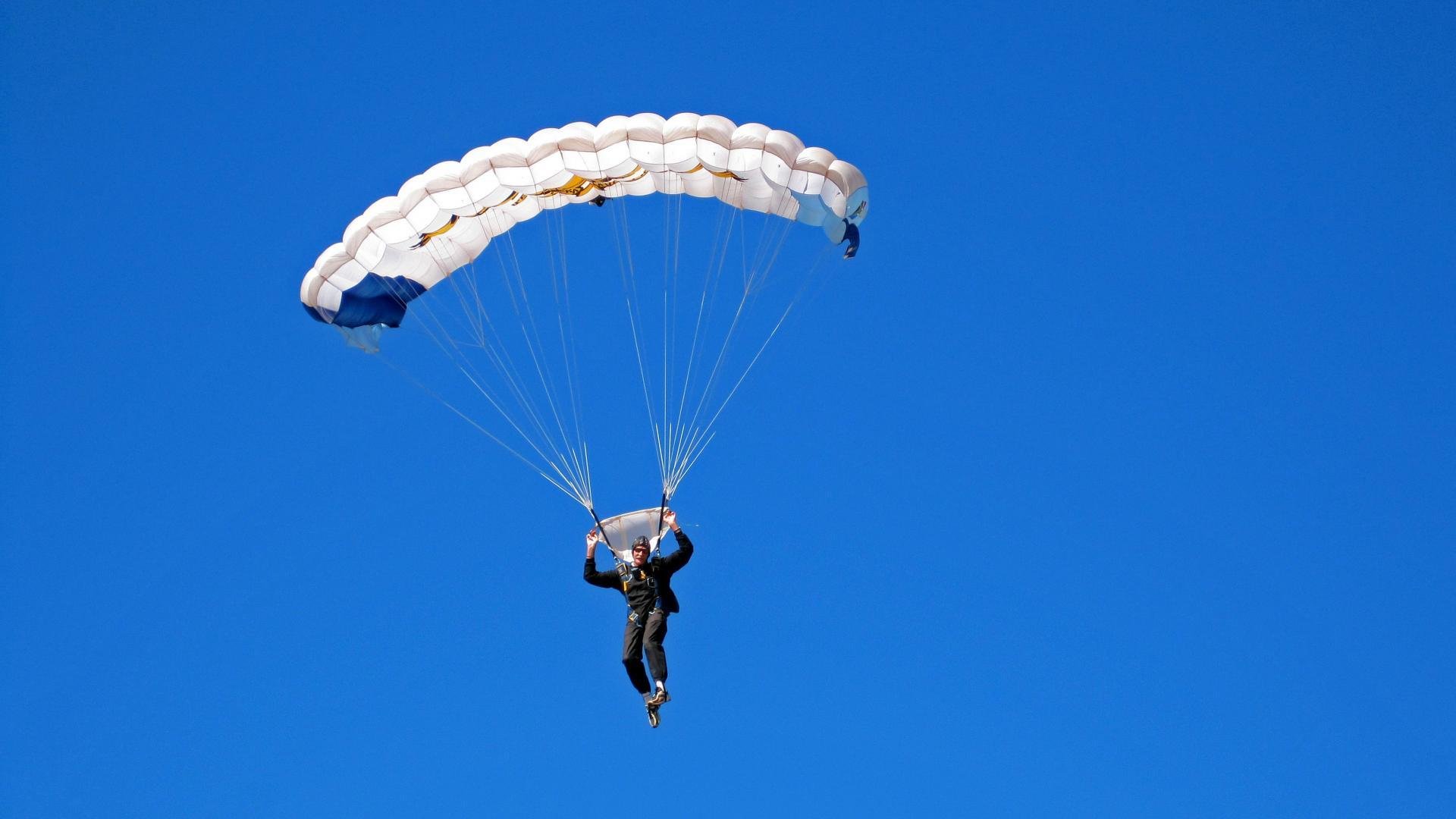 迪亚斯一锤定音，芬兰提前终结安哥拉悬念