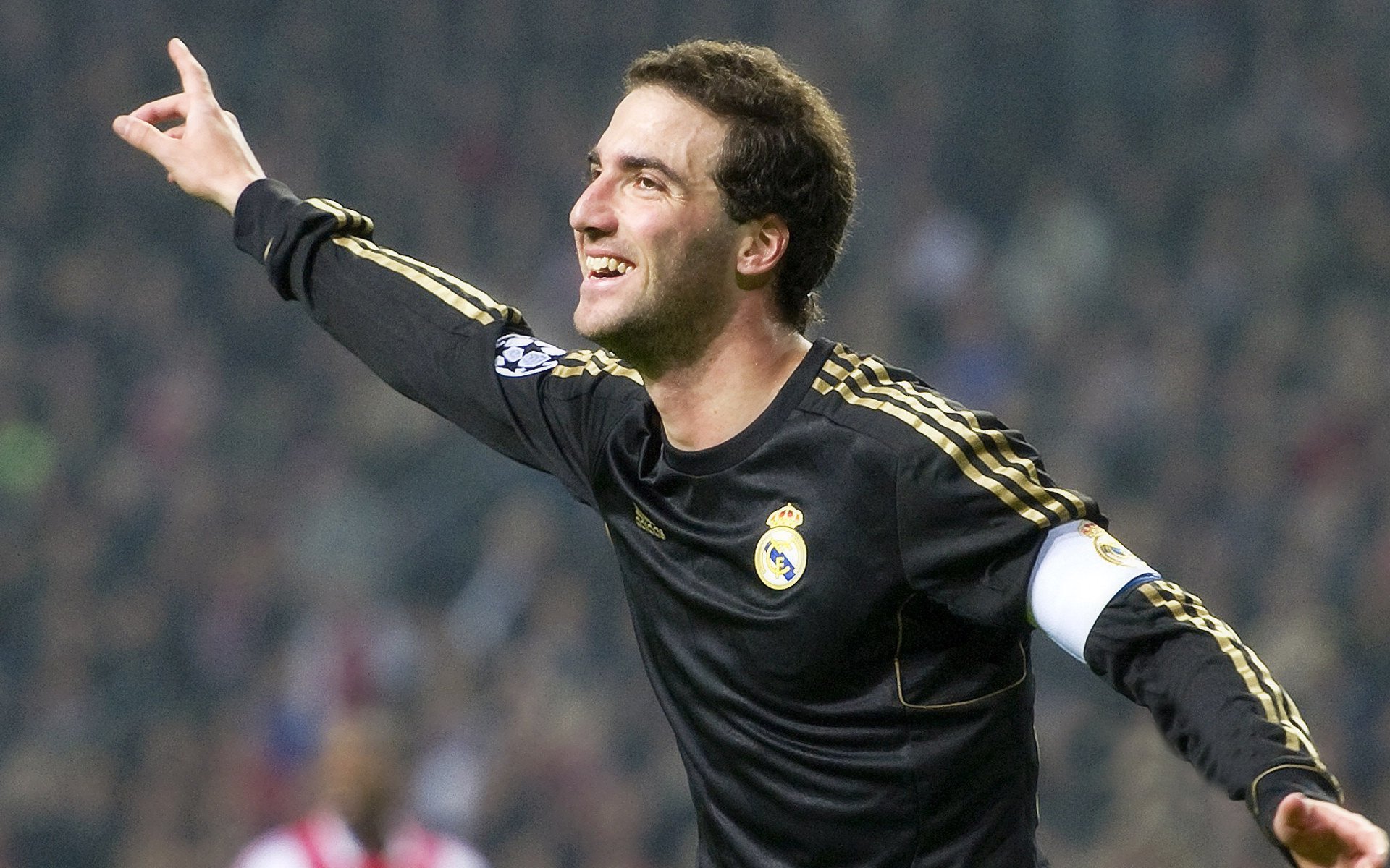 舞台越大越强，金玟哉的蜕变与澳大利亚逆转日本的启示