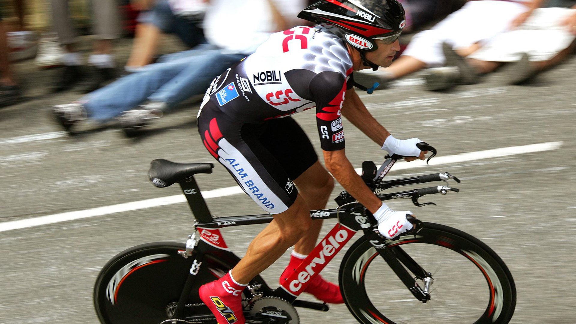 一瞬绝杀，永恒传奇，阿隆索火热状态助阿斯顿马丁终结雷诺王朝